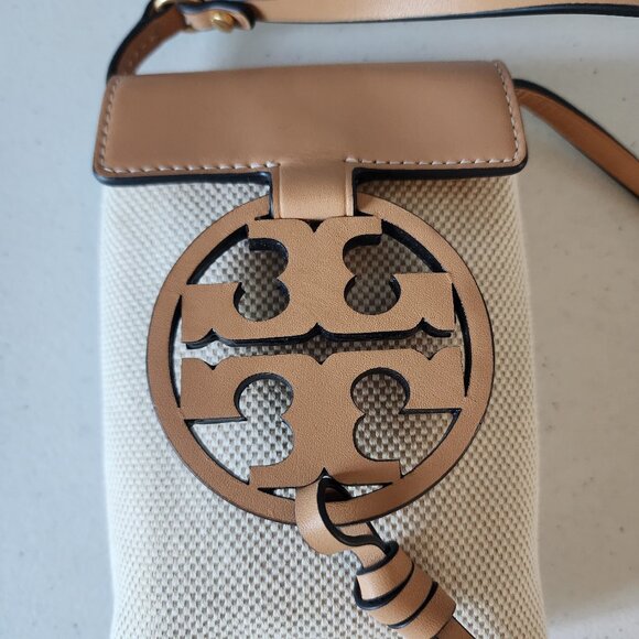 Tory Burch Phone Bag "EUC" - Picture 3 of 16